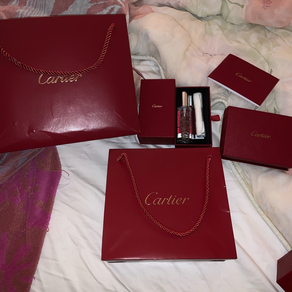 Cartier bundle